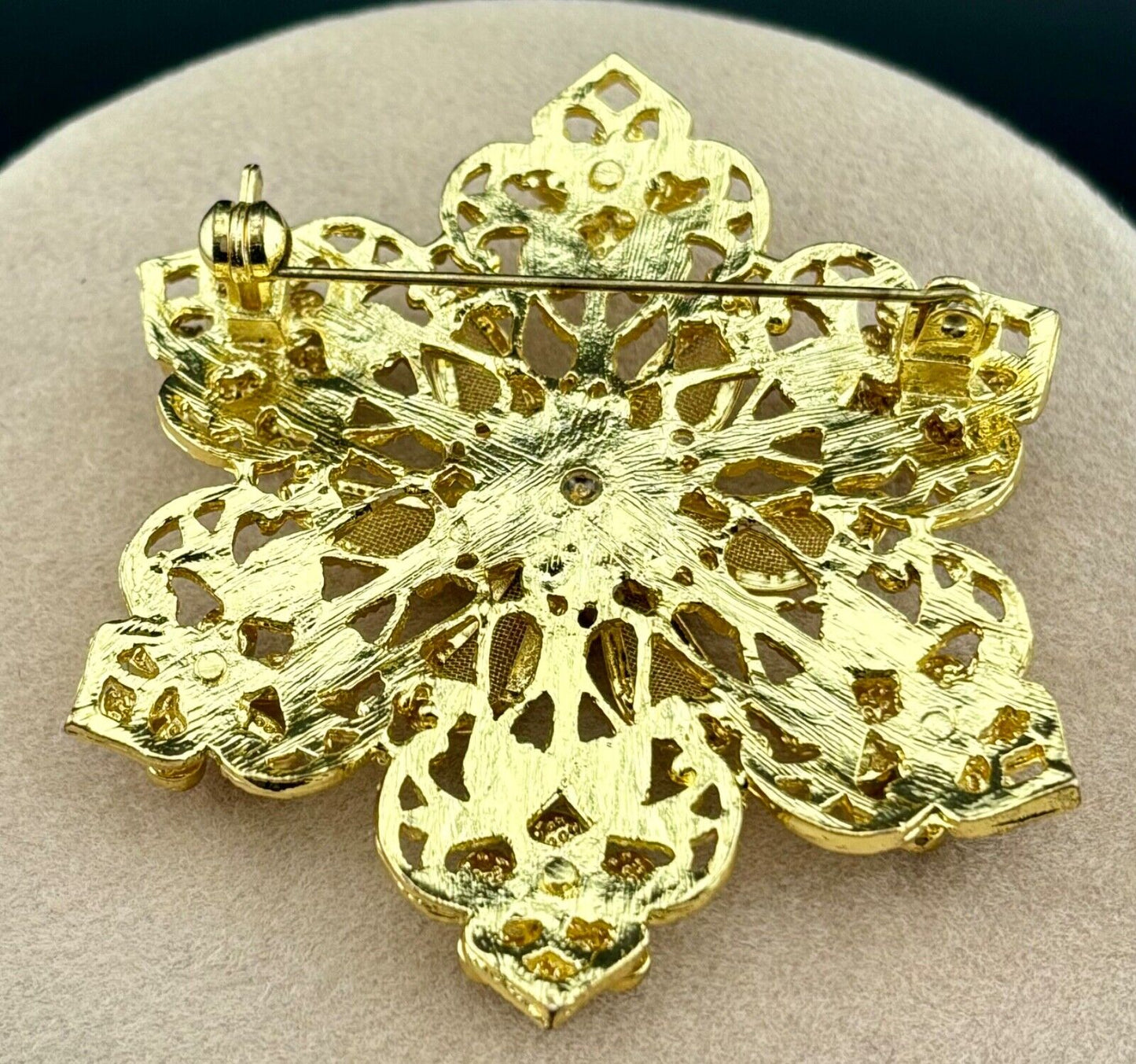 Vintage Gold Tone Orange/Coral Colored Bead Flowers Brooch NK