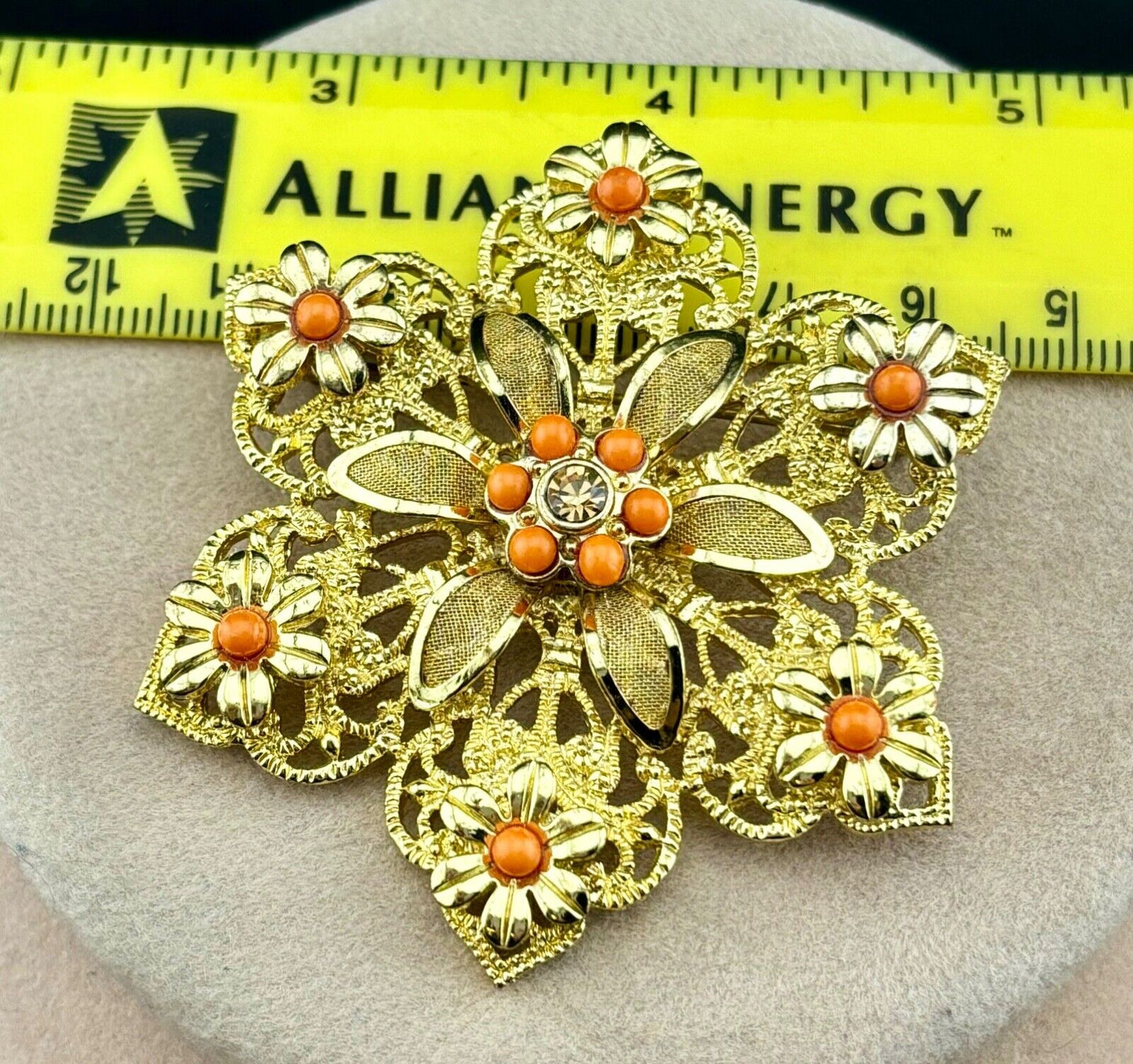 Vintage Gold Tone Orange/Coral Colored Bead Flowers Brooch NK