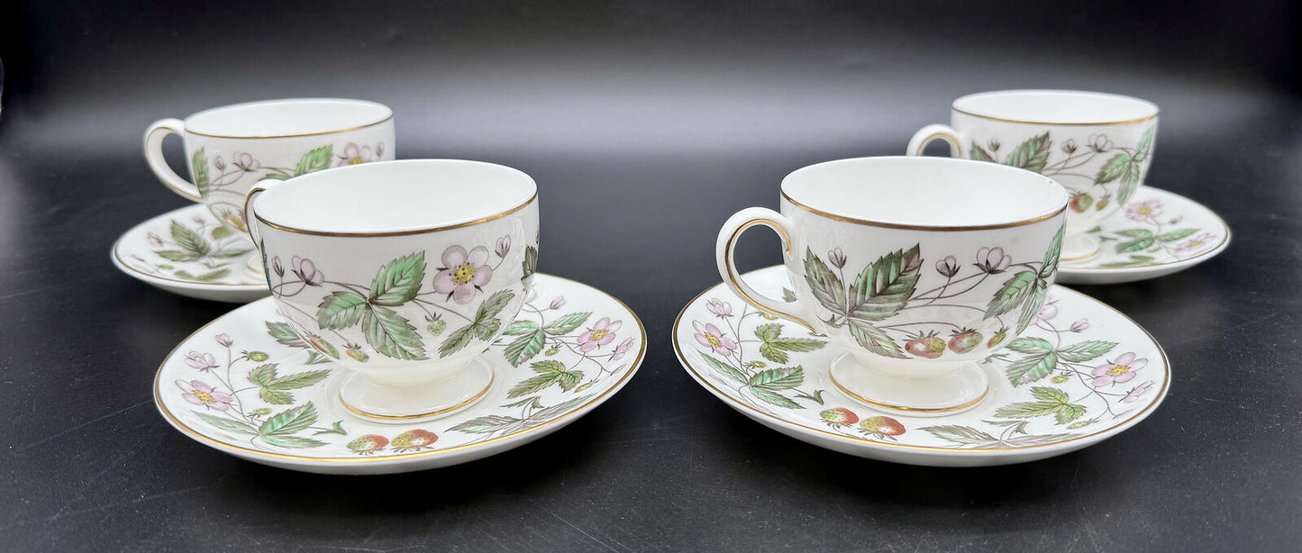 Vtg 8 Pcs Wedgwood Bone China Tea Cups Saucers Strawberry Hill GoldTrim England