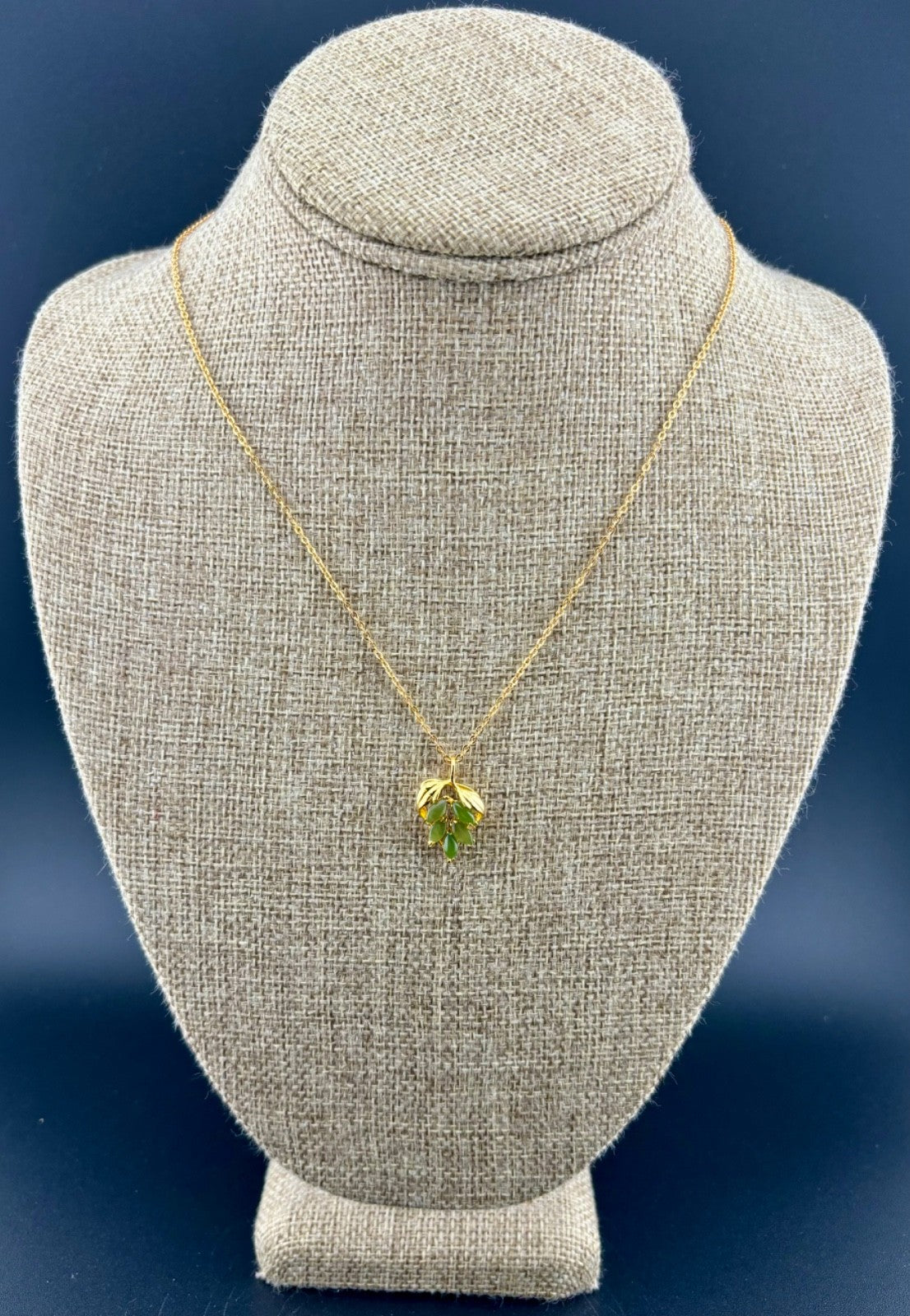 Vintage Jade and Gold Plated Pendant Necklace 17"