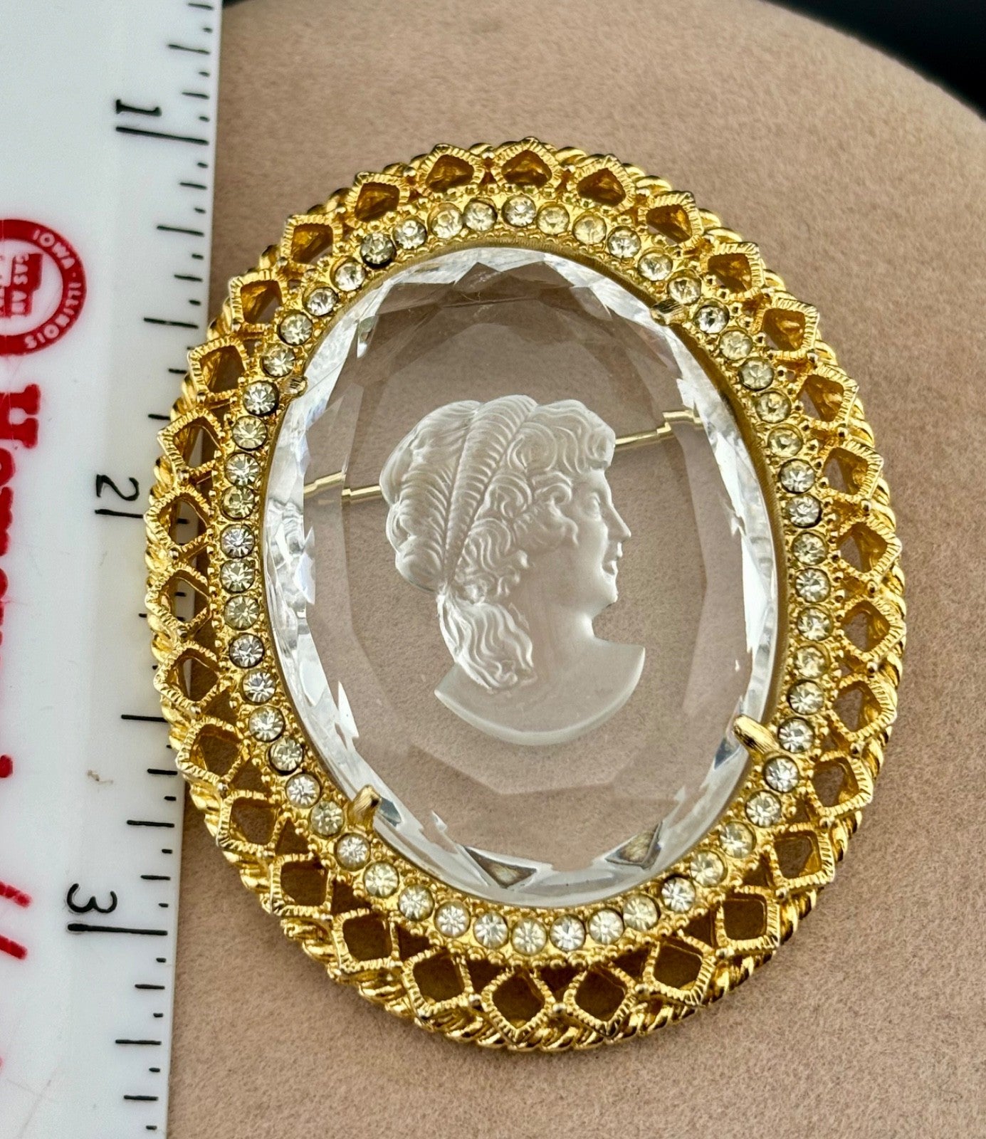 1960s Glass Reverse-Cut Cameo Brooch
