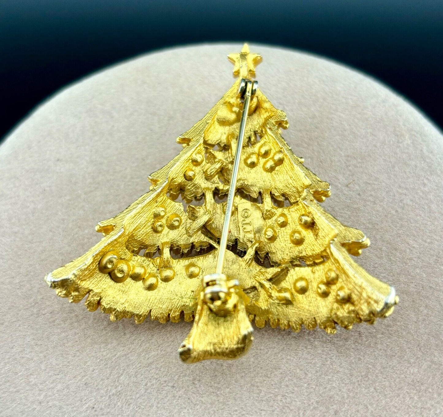 Christmas Tree Brooch Pin Signed JJ Gold Tone Multi Colored Rhinestones NK