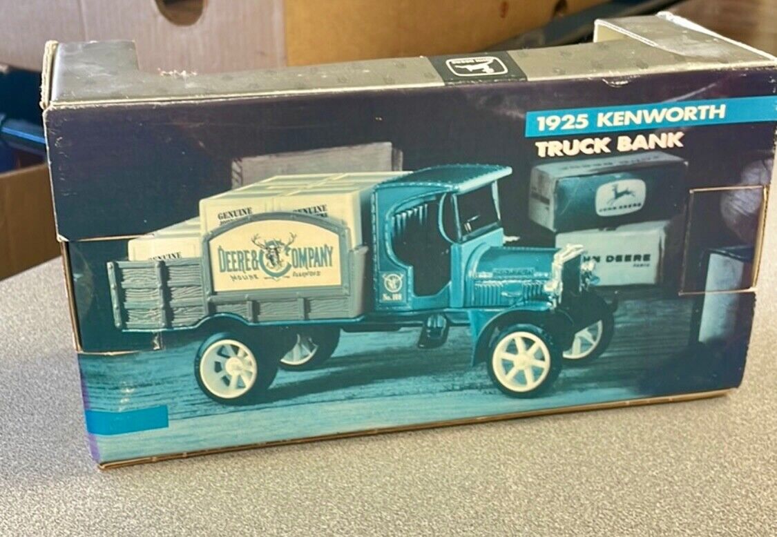 1993 NIB Kenworth 1925 Truck Coin Bank Deere & Company Moline, Ill