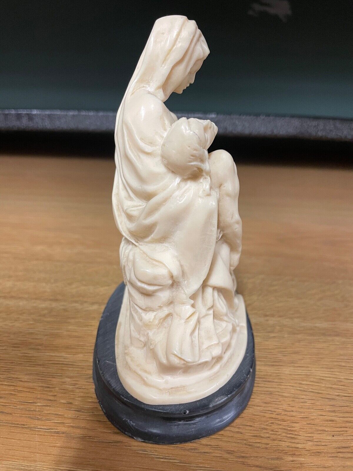 ✝ Pieta Statue/ La Pieta - made in Italy / excellent condition.