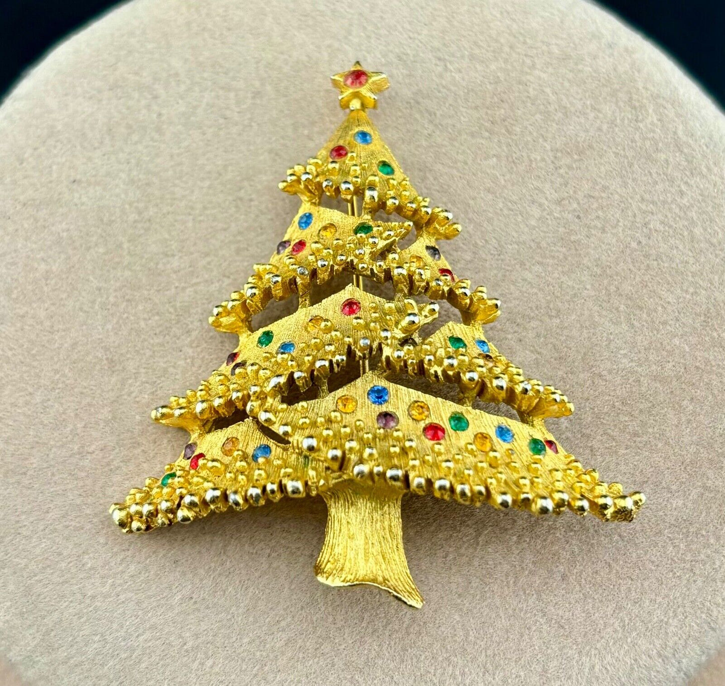 Christmas Tree Brooch Pin Signed JJ Gold Tone Multi Colored Rhinestones NK