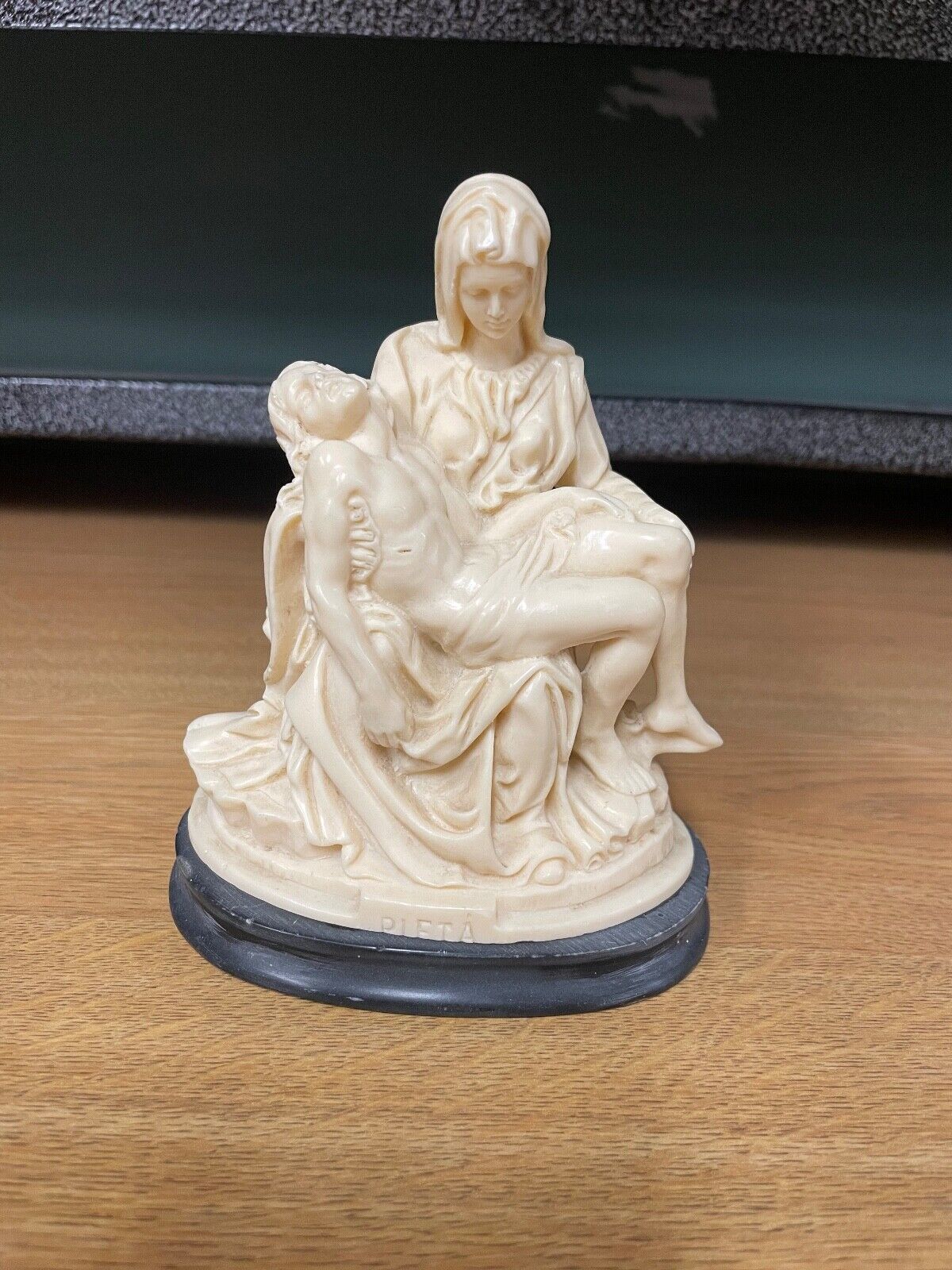 ✝ Pieta Statue/ La Pieta - made in Italy / excellent condition.