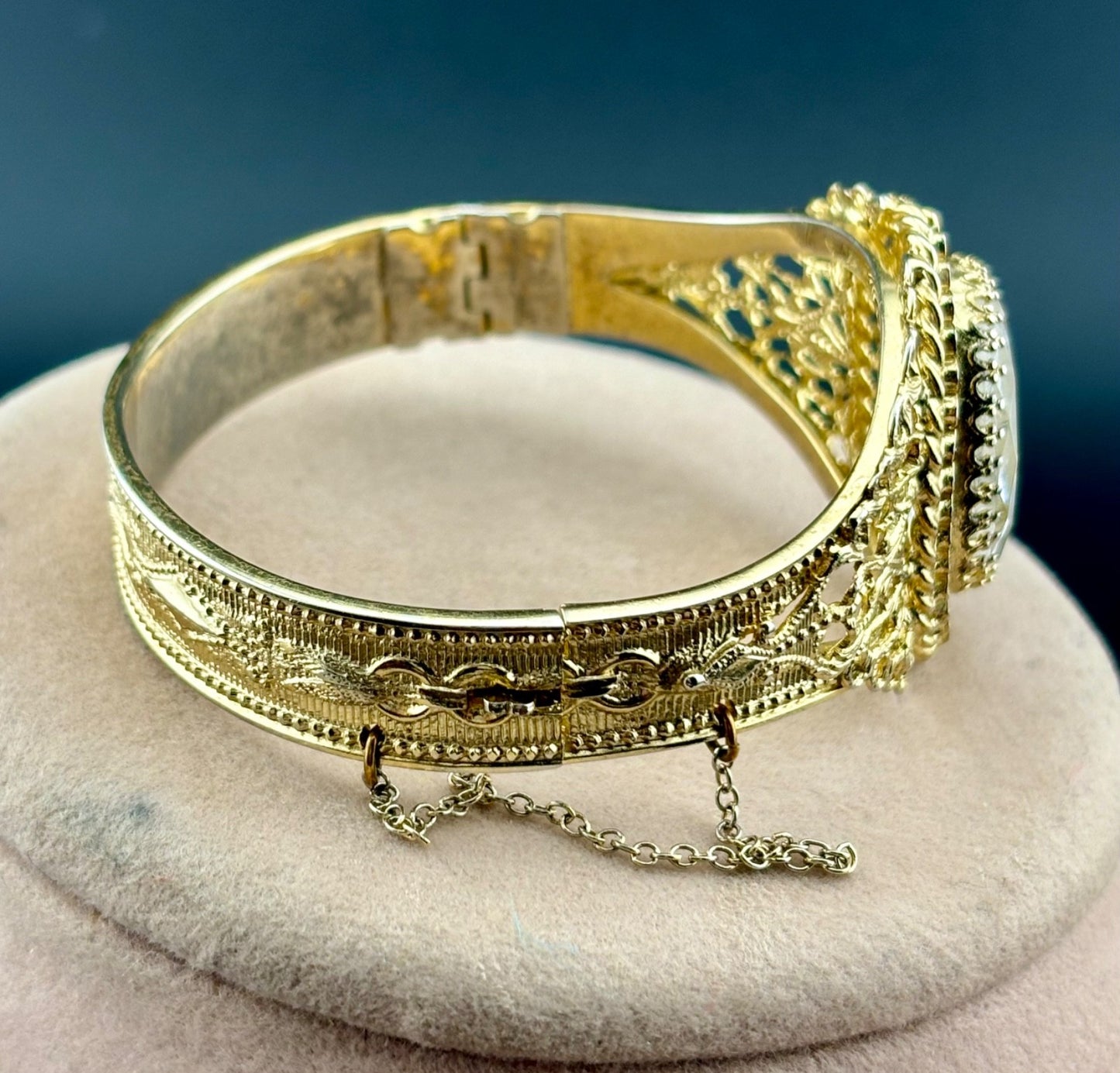 Vintage Whiting and Davis Gold Tone Glass Cameo Bangle Bracelet Hinged