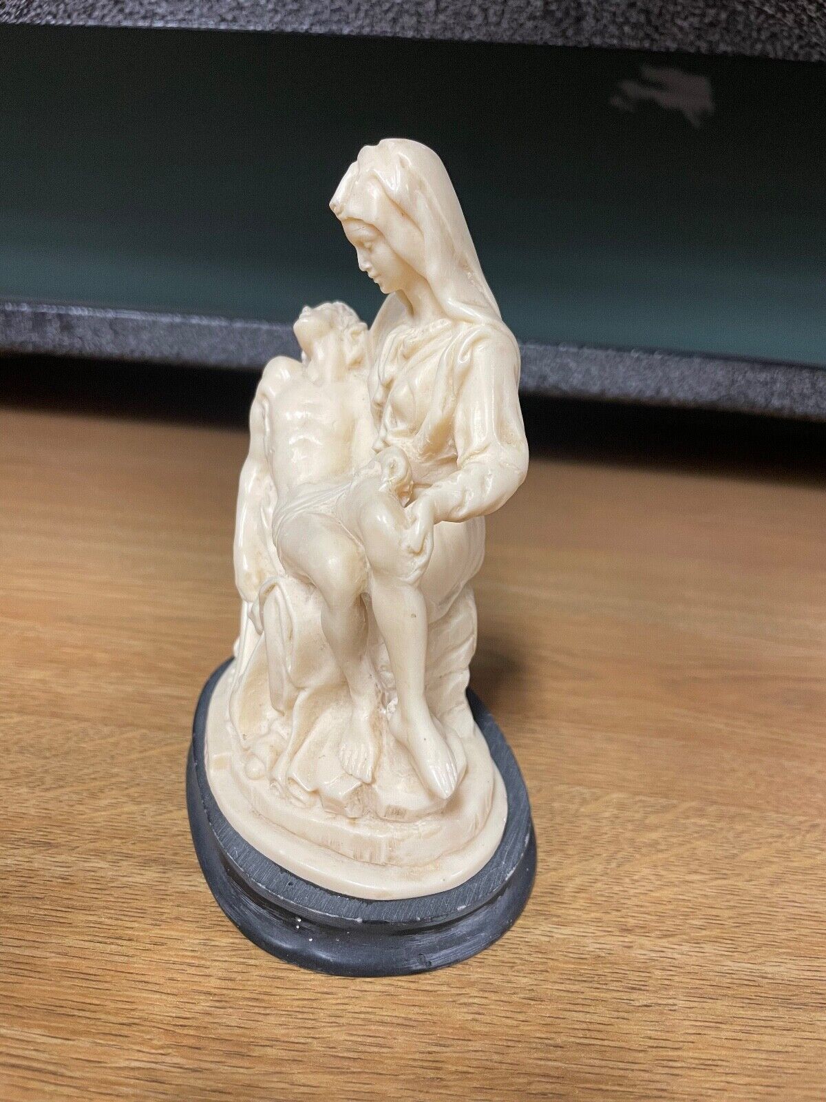 ✝ Pieta Statue/ La Pieta - made in Italy / excellent condition.