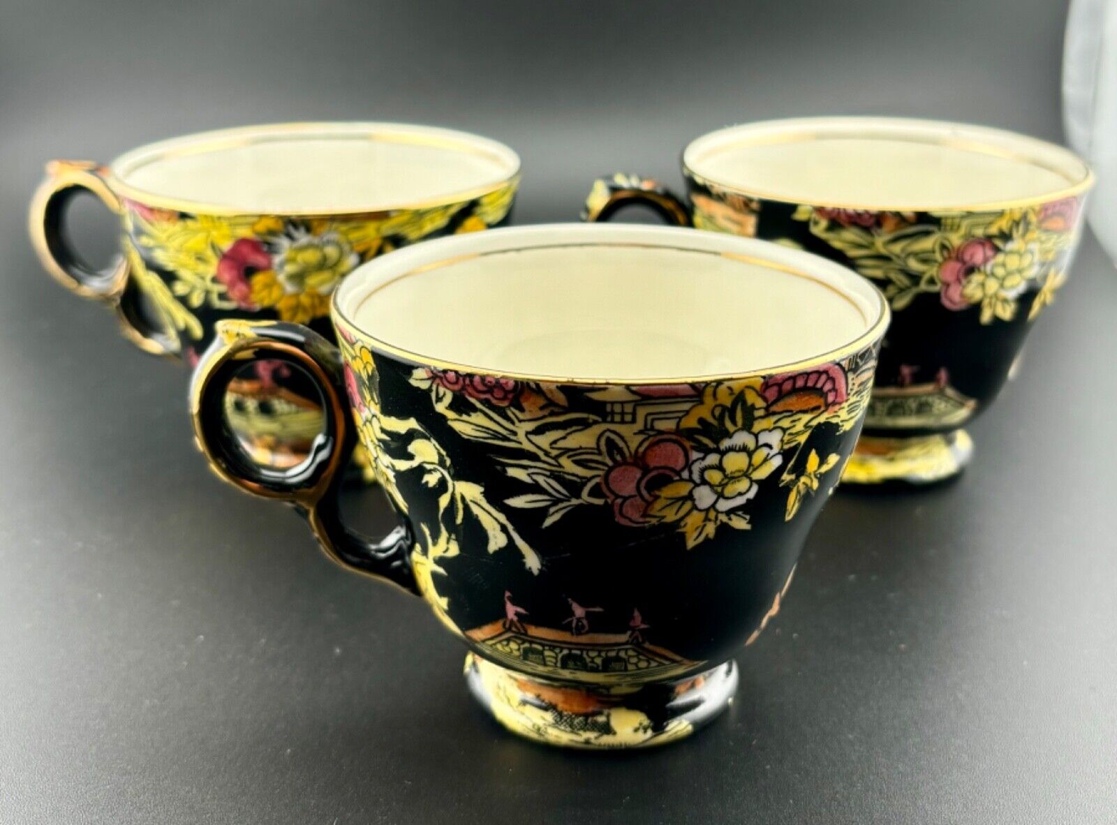 Vintage Royal Winton Grimwades Pekin Tea Cups x3