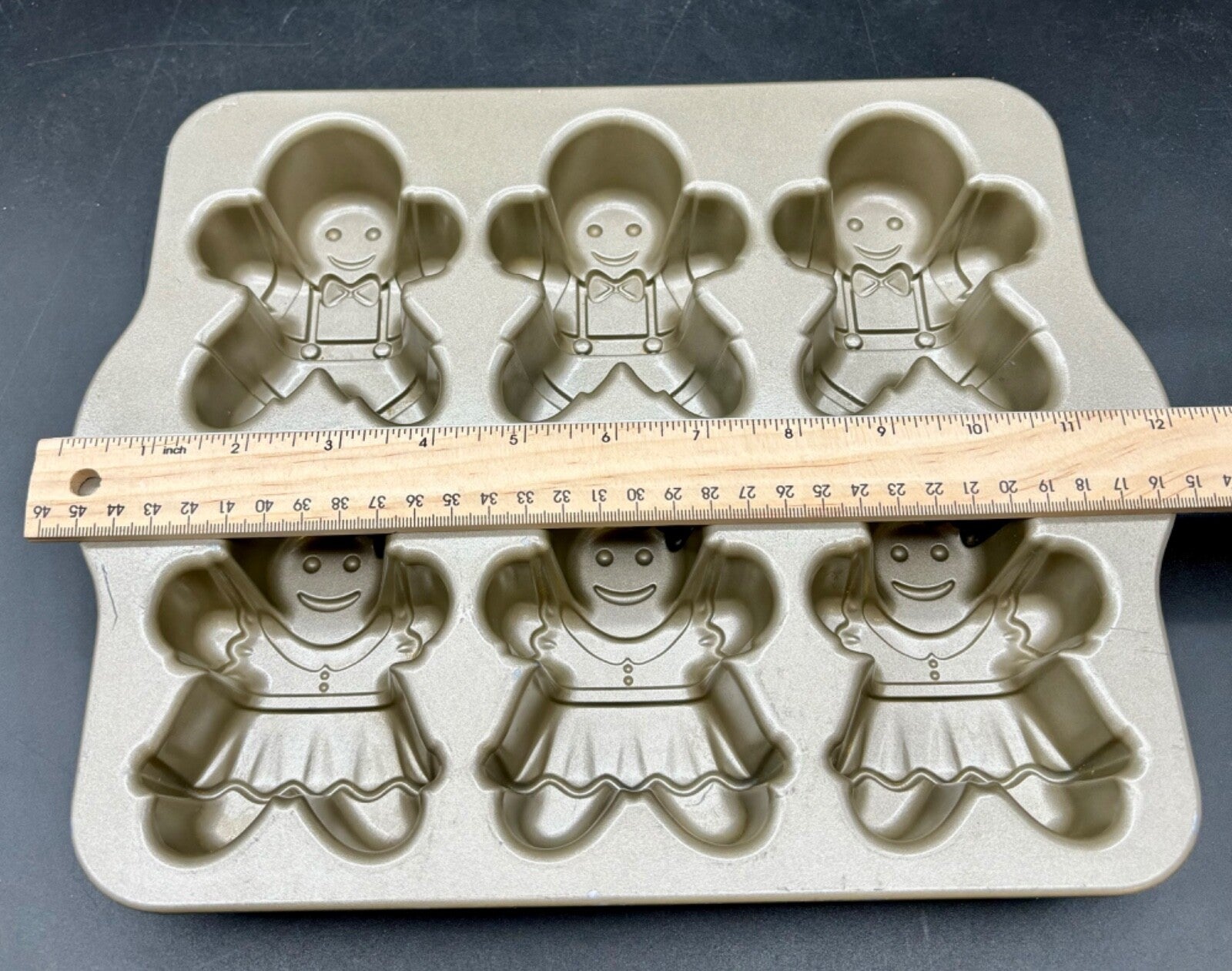 Nordic Ware Gingerbread Kids Cakelet Pan Gingerbread Boys Girls