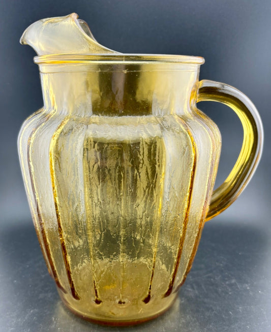 Vintage 1960s Glass Pitcher Anchor Hocking Sprucewood Honey Gold 86 Oz Ice Lip 