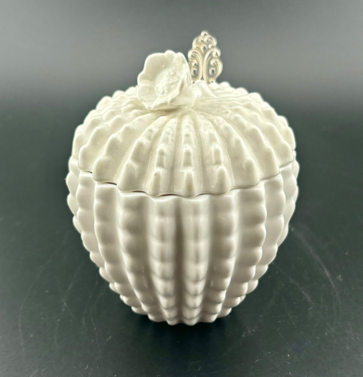 Spode Porcelain Cactus Shaped Lidded Dish Sugar England 4" w/Spoon