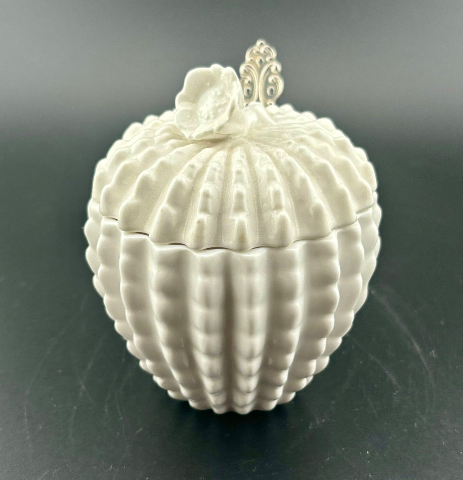 Spode Porcelain Cactus Shaped Lidded Dish Sugar England 4" w/Spoon