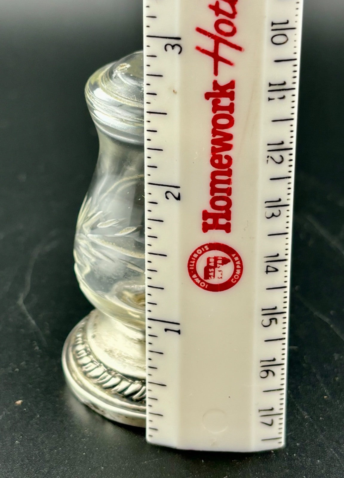 QUAKER SILVER CO WEIGHTED STERLING SILVER & ETCHED GLASS SALT SHAKER