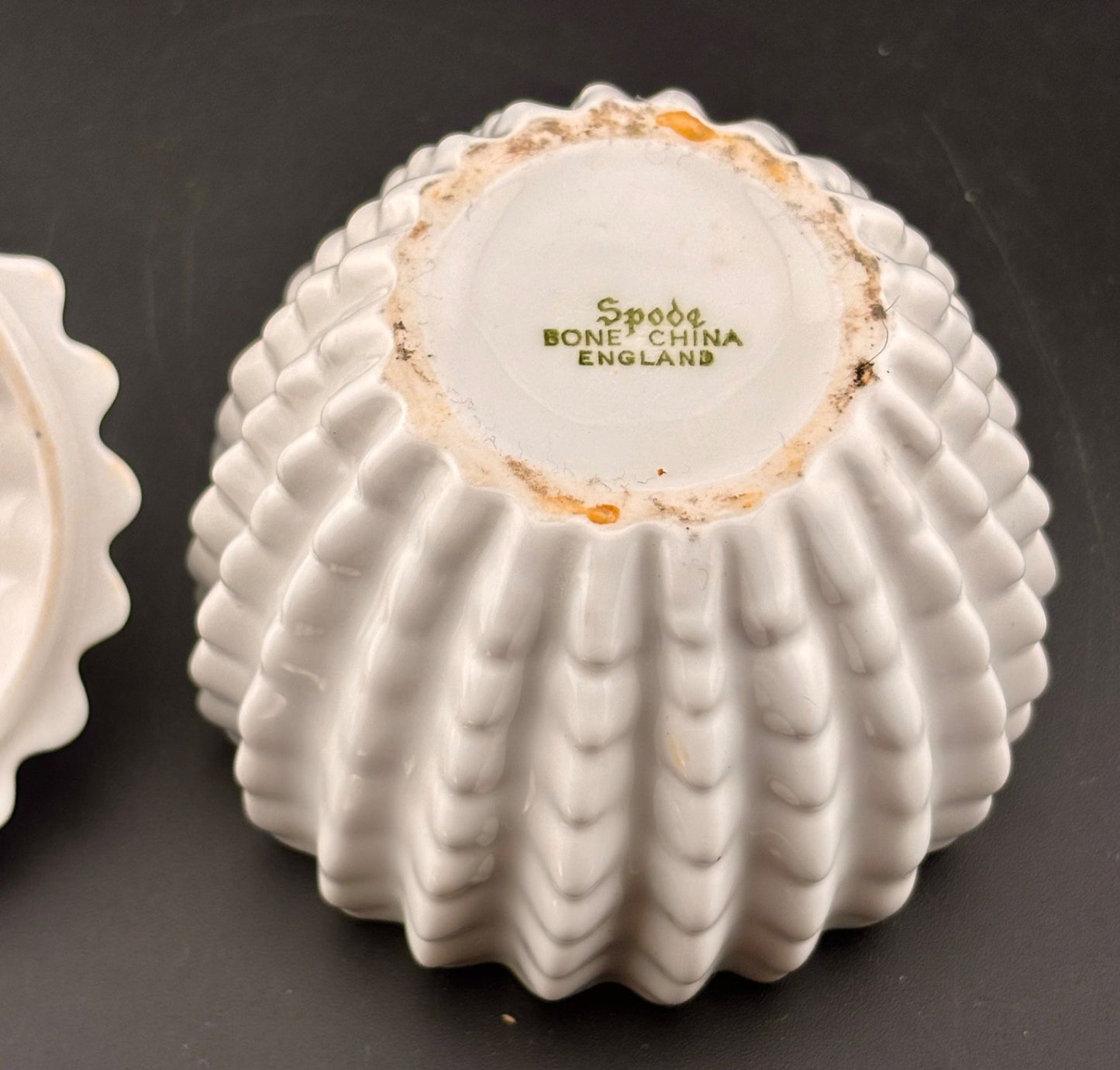 Spode Porcelain Cactus Shaped Lidded Dish Sugar England 4" w/Spoon