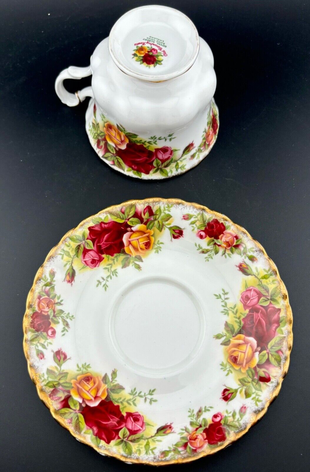 Vintage Royal Albert Old Country Roses Bone China Tea Cup & Saucer Set England