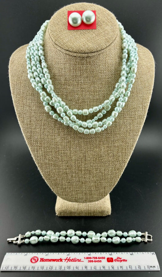 Vintage Aqua Blue Faux Pearl Parure(Necklace/Bracelet/Earrings)