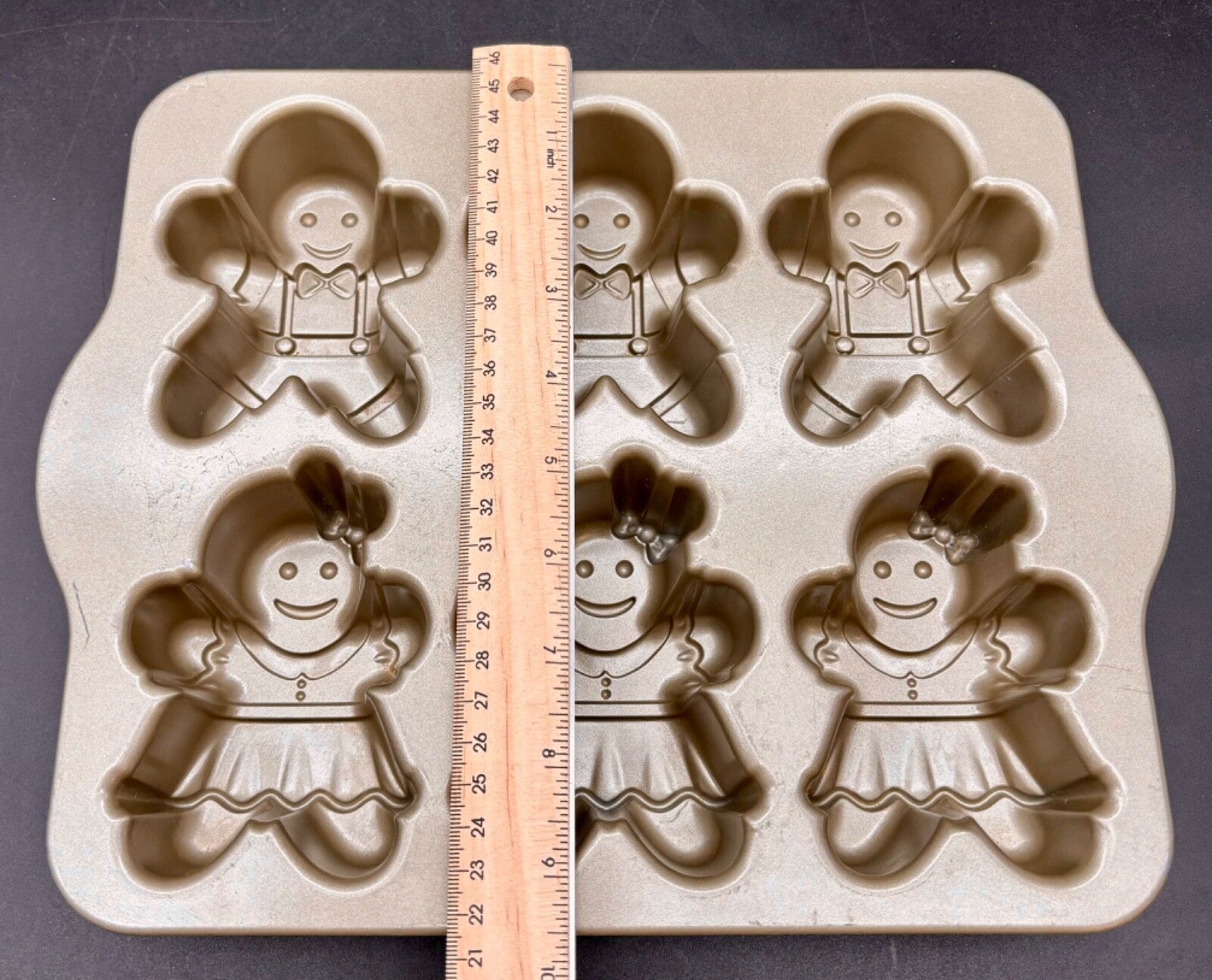 Nordic Ware Gingerbread Kids Cakelet Pan Gingerbread Boys Girls