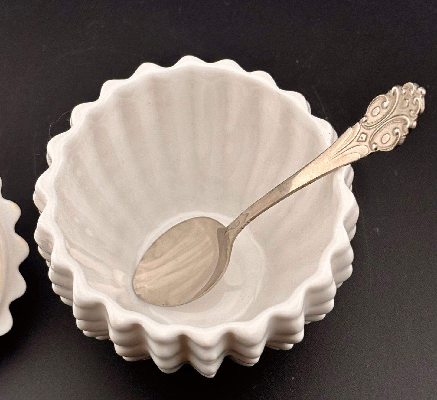 Spode Porcelain Cactus Shaped Lidded Dish Sugar England 4" w/Spoon