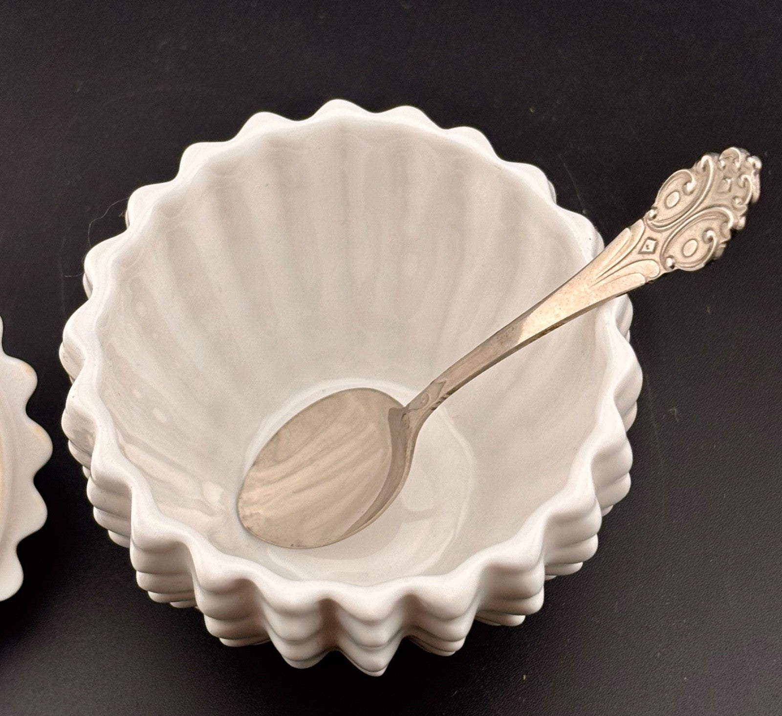 Spode Porcelain Cactus Shaped Lidded Dish Sugar England 4" w/Spoon