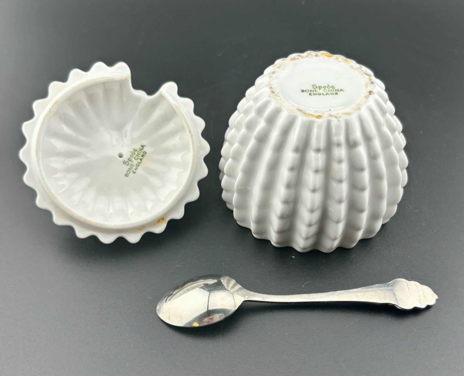 Spode Porcelain Cactus Shaped Lidded Dish Sugar England 4" w/Spoon