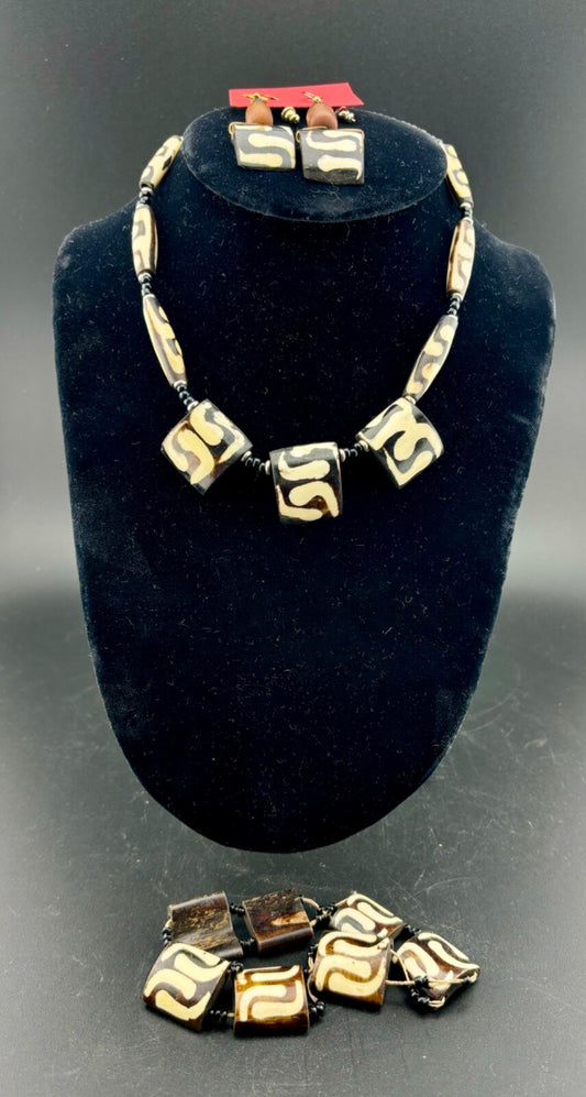Vintage Carved and Dyed Natural Material Necklace/Bracelet/Earrings