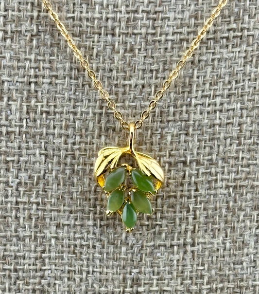 Vintage Jade and Gold Plated Pendant Necklace 17"