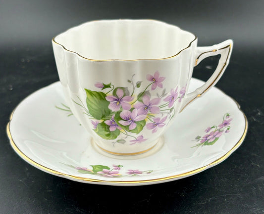Vintage Royal Windsor tea cup and saucer 2734/86 Bone China England Violets