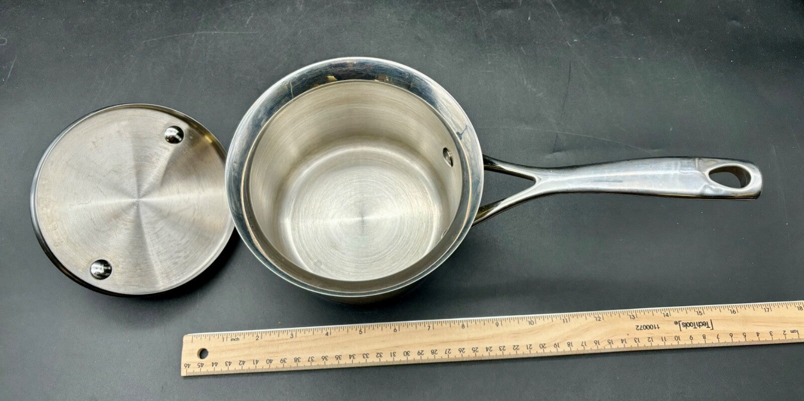 Kirkland signature stainless steel Saucepan 1.5 Qt