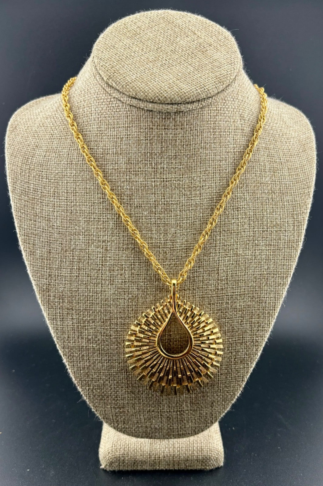 Trifari Necklace Pendant Vtg Brushed Gold Tone Peacock Fan Rope Chain 28"